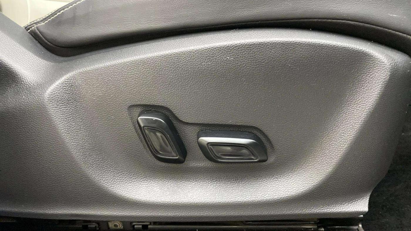 2021 MG ASTOR SAVVY 1.5 CVT, Petrol, Automatic, 45,110 km, Driver Side Adjustment Panel