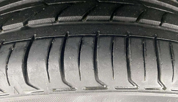2021 Maruti Ciaz ZETA 1.5 SHVS MT PETROL, Petrol, Manual, 28,146 km, Left Rear Tyre Tread