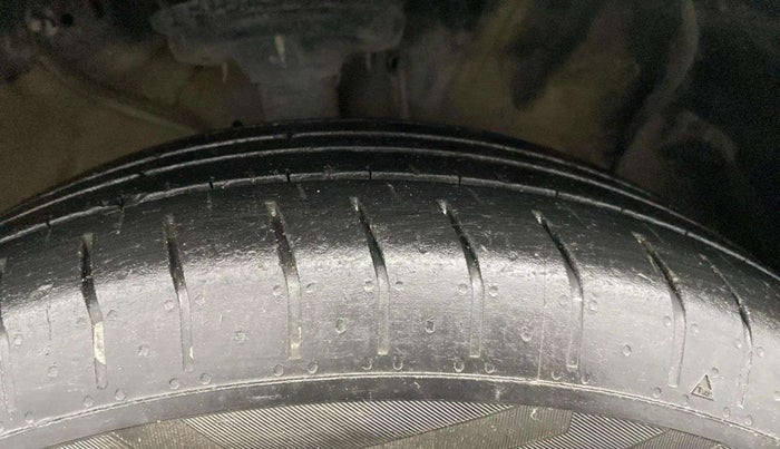 2017 Hyundai Creta E PLUS 1.4 DIESEL, Diesel, Manual, 85,000 km, Right Front Tyre Tread