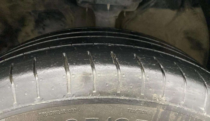 2017 Hyundai Creta E PLUS 1.4 DIESEL, Diesel, Manual, 85,000 km, Left Front Tyre Tread