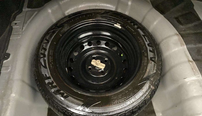 2017 Hyundai Verna 1.6 VTVT SX (O), Petrol, Manual, 1,11,595 km, Spare Tyre