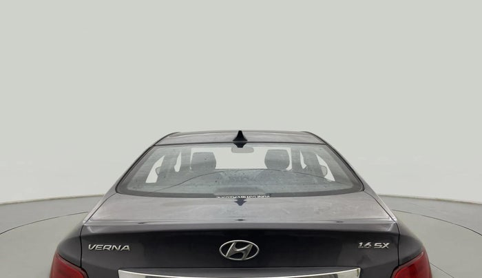 2017 Hyundai Verna 1.6 VTVT SX (O), Petrol, Manual, 1,11,595 km, Rear Windshield