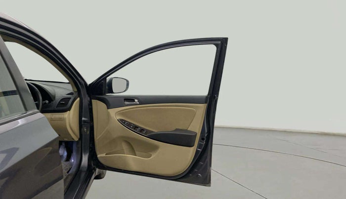 2017 Hyundai Verna 1.6 VTVT SX (O), Petrol, Manual, 1,11,595 km, RHS Front Door