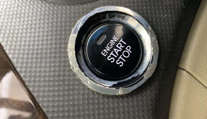 2017 Hyundai Verna 1.6 VTVT SX (O), Petrol, Manual, 1,11,595 km, Keyless Start/ Stop Button