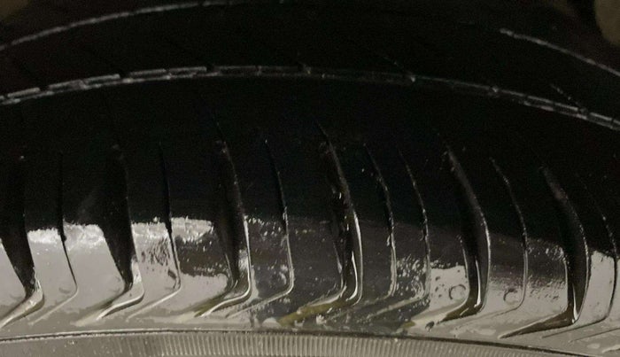 2017 Hyundai Verna 1.6 VTVT SX (O), Petrol, Manual, 1,11,595 km, Left Rear Tyre Tread