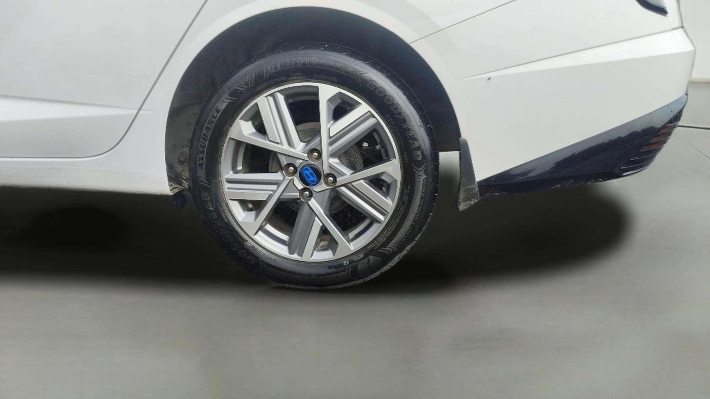 2024 Hyundai Verna SX 1.5 l MPI, Petrol, Manual, 10,741 km, Left Rear Wheel