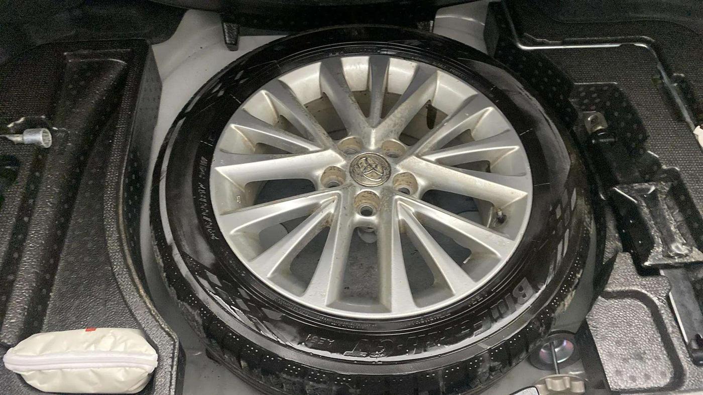 2015 Toyota Camry HYBRID, Hybrid, Automatic, 49,485 km, Spare Tyre