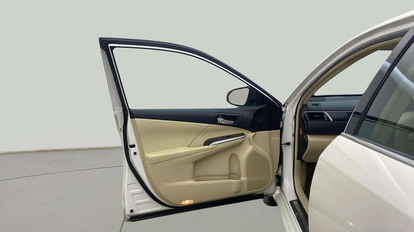 2015 Toyota Camry HYBRID, Hybrid, Automatic, 49,485 km, LHS Front Door