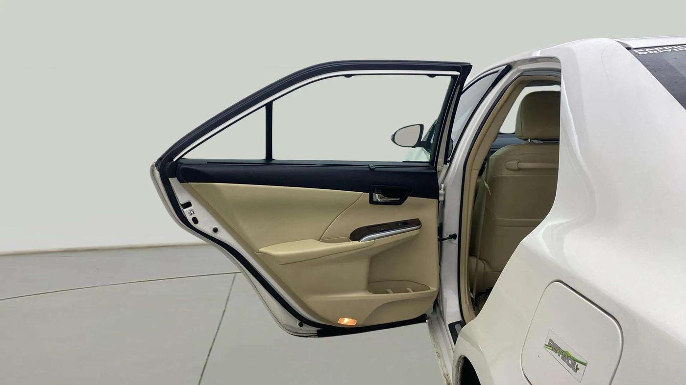 2015 Toyota Camry HYBRID, Hybrid, Automatic, 49,485 km, LHS Rear Door