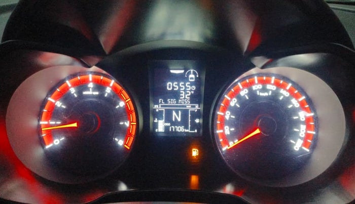 2023 Mahindra XUV300 W6 1.2 PETROL, Petrol, Manual, 17,347 km, Odometer Image