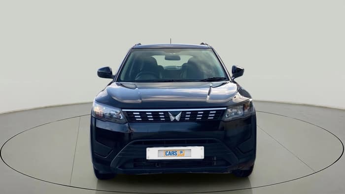 2023 Mahindra XUV300 W6 1.2 PETROL, Petrol, Manual, 17,698 km, Front