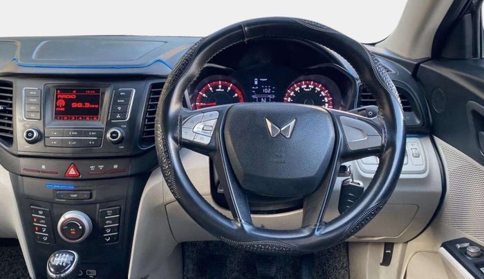 2023 Mahindra XUV300 W6 1.2 PETROL, Petrol, Manual, 17,347 km, Steering Wheel Close Up