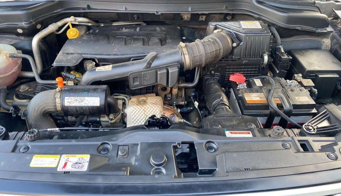 2023 Mahindra XUV300 W6 1.2 PETROL, Petrol, Manual, 17,347 km, Open Bonet