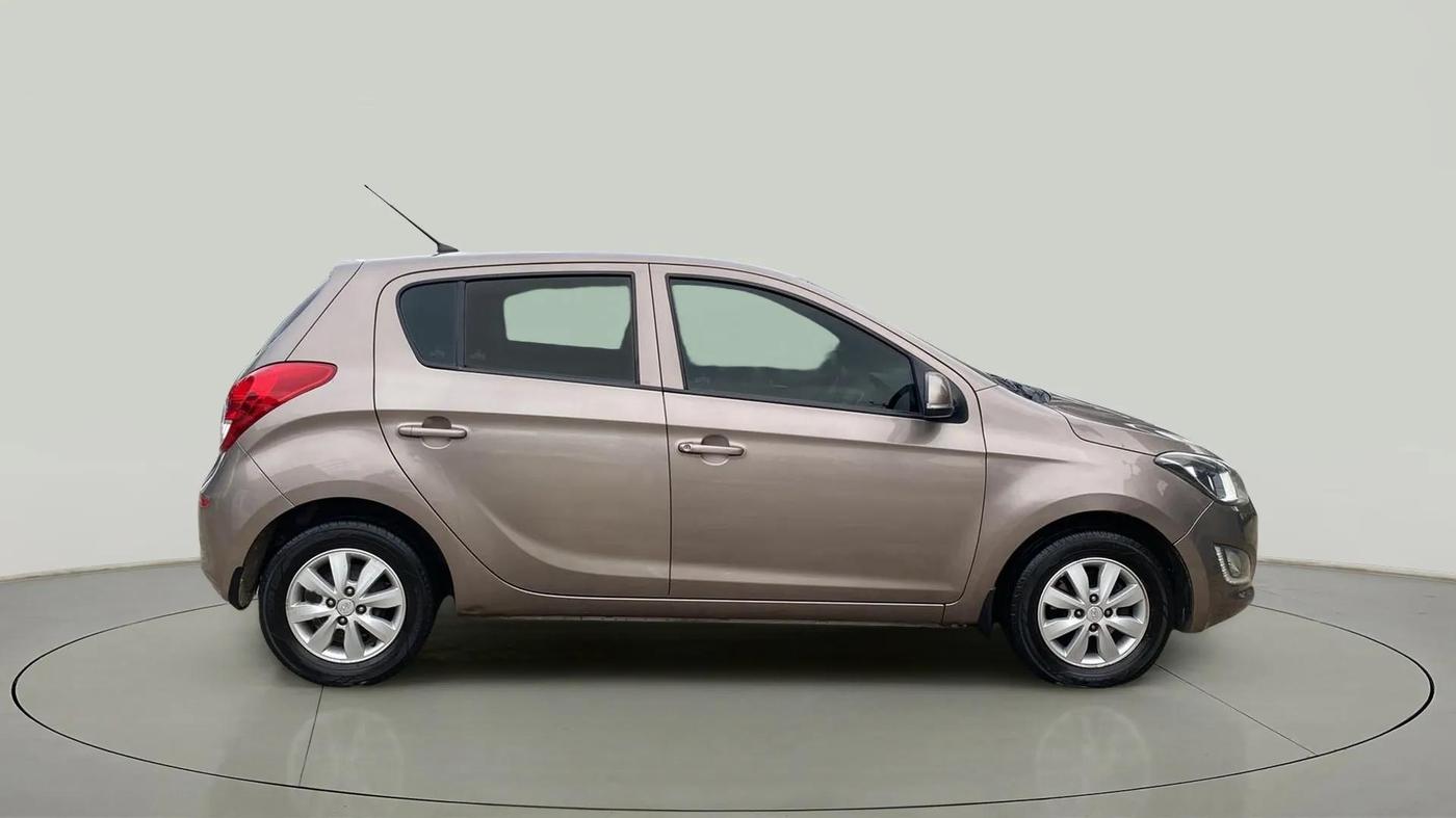 2013 Hyundai i20 SPORTZ 1.2, Petrol, Manual, 83,421 km, Right Side View