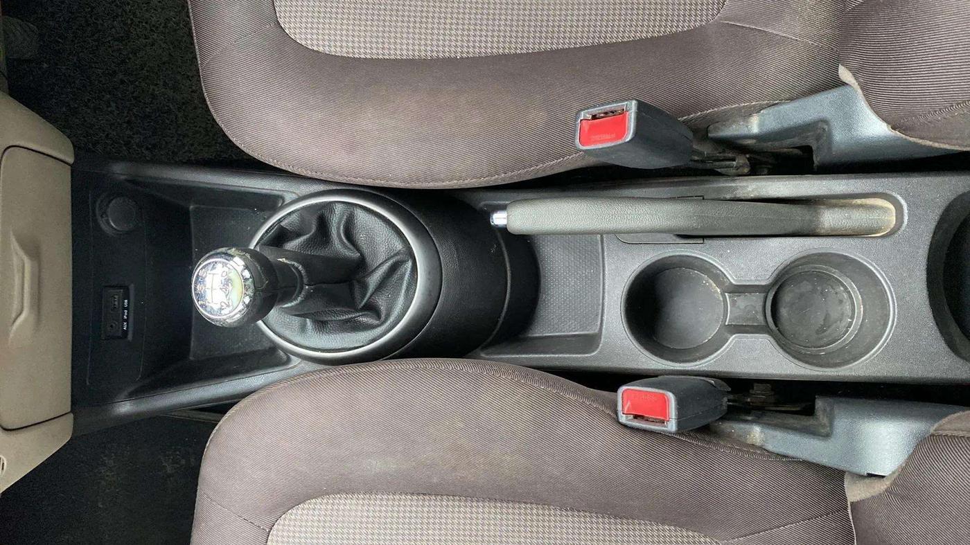 2013 Hyundai i20 SPORTZ 1.2, Petrol, Manual, 83,421 km, Gear Lever