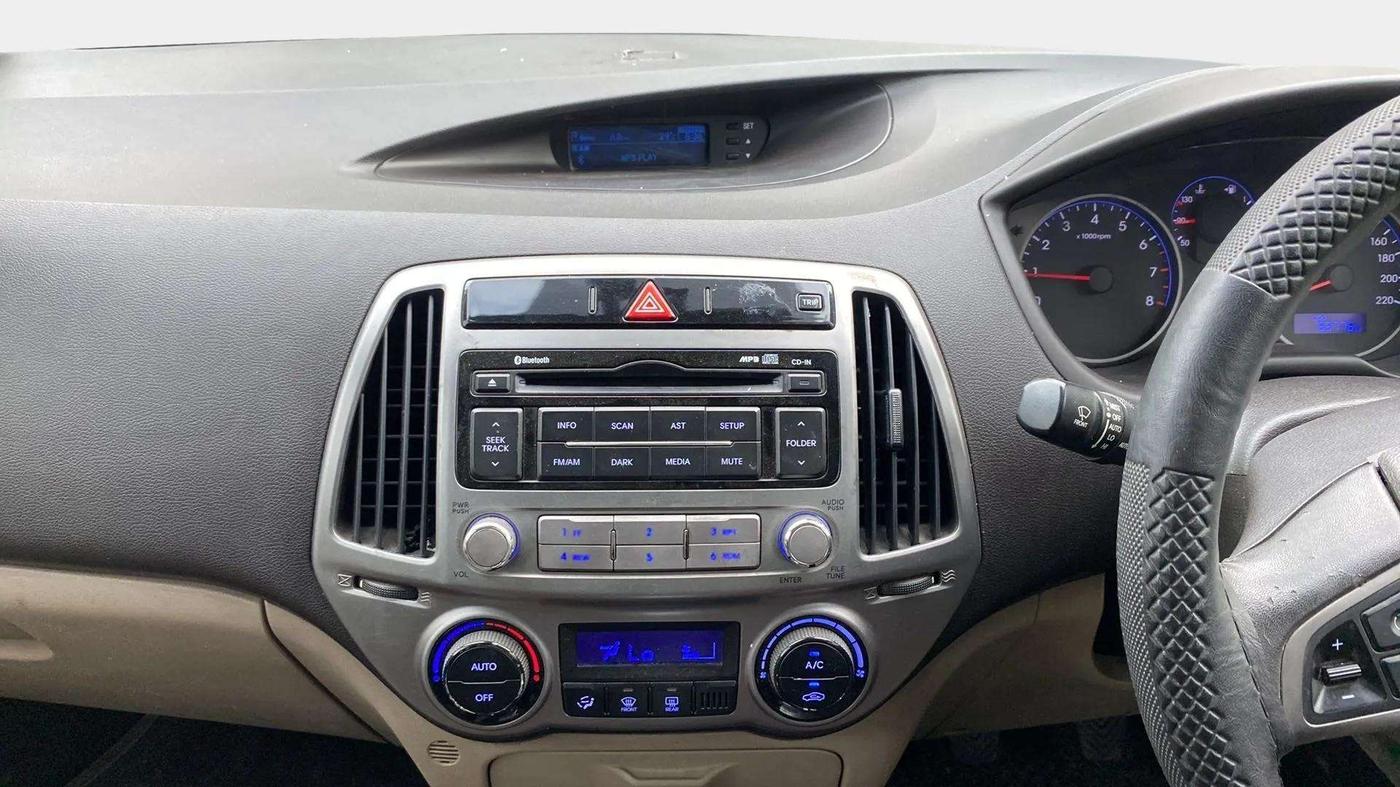 2013 Hyundai i20 SPORTZ 1.2, Petrol, Manual, 83,421 km, Air Conditioner