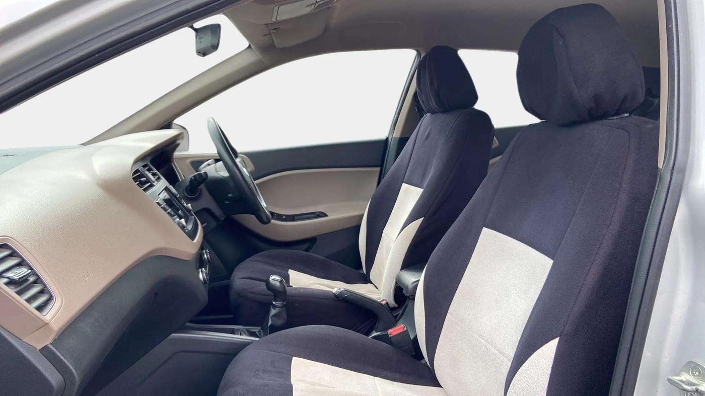 2018 Hyundai Elite i20 ASTA 1.2, Petrol, Manual, 31,396 km, Right Side Front Door Cabin