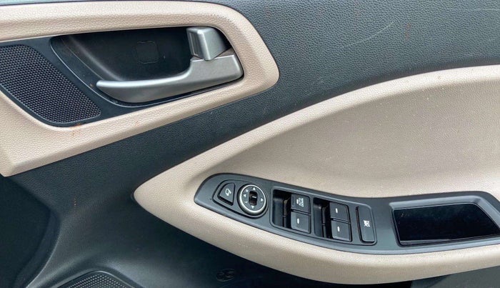 2018 Hyundai Elite i20 ASTA 1.2, Petrol, Manual, 31,396 km, Driver Side Door Panels Control