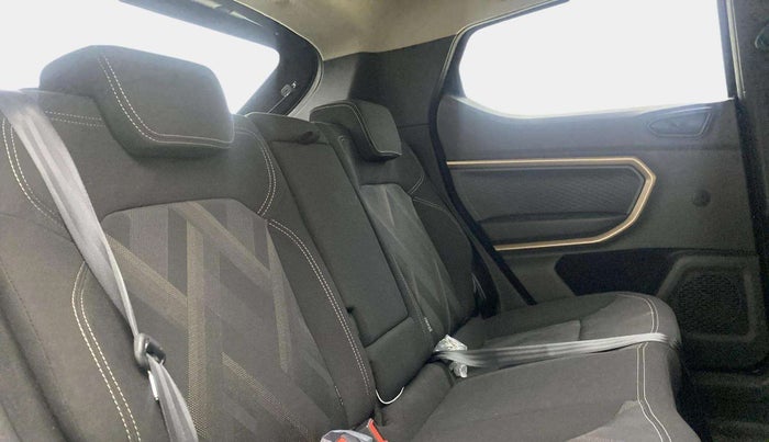 2024 Renault Kiger RXT MT, Petrol, Manual, 4,347 km, Right Side Rear Door Cabin