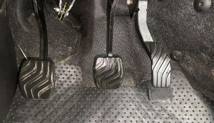 2024 Renault Kiger RXT MT, Petrol, Manual, 4,347 km, Pedals