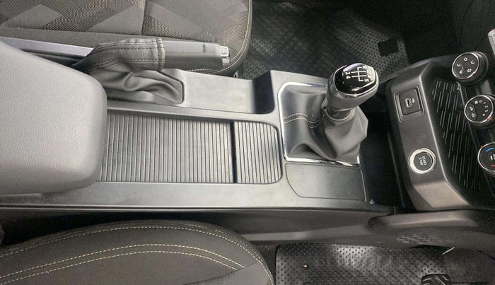 2024 Renault Kiger RXT MT, Petrol, Manual, 4,347 km, Gear Lever