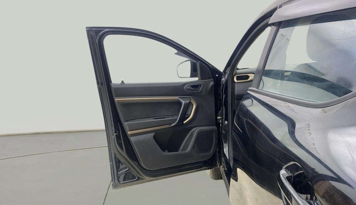 2024 Renault Kiger RXT MT, Petrol, Manual, 4,347 km, LHS Front Door