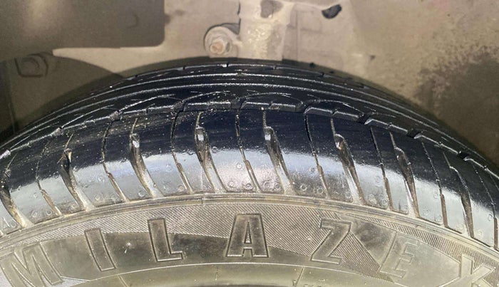 2013 Honda Brio S MT, Petrol, Manual, 33,773 km, Left Front Tyre Tread