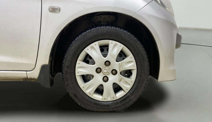 2013 Honda Brio S MT, Petrol, Manual, 33,773 km, Right Front Wheel