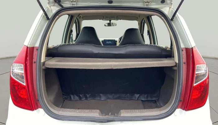 2013 Hyundai i10 MAGNA 1.2, Petrol, Manual, 83,798 km, Boot Inside
