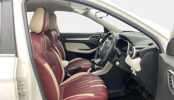 2022 MG ASTOR SUPER EX 1.5 MT, Petrol, Manual, 16,320 km, Right Side Front Door Cabin