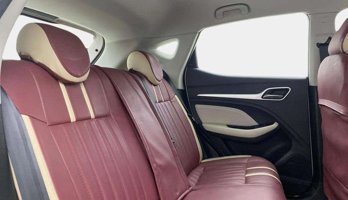2022 MG ASTOR SUPER EX 1.5 MT, Petrol, Manual, 16,320 km, Right Side Rear Door Cabin