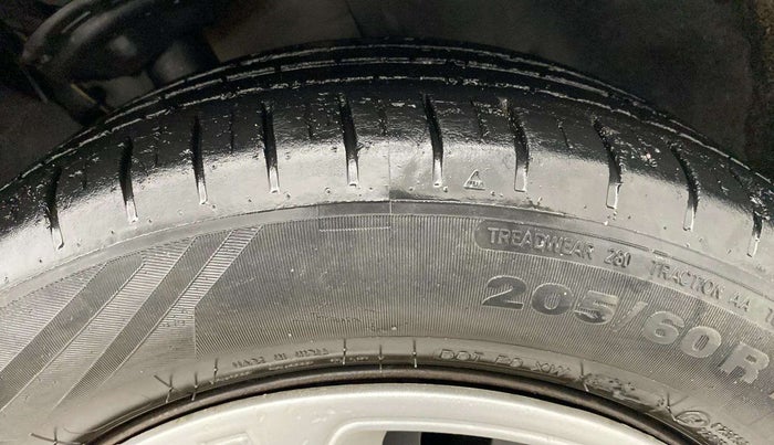 2022 Skoda KUSHAQ ACTIVE 1.0L TSI MT, Petrol, Manual, 42,711 km, Right Front Tyre Tread