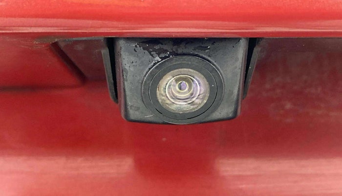 2019 Mahindra XUV300 W8 (O) 1.5 DIESEL, Diesel, Manual, 1,69,999 km, Parking Camera