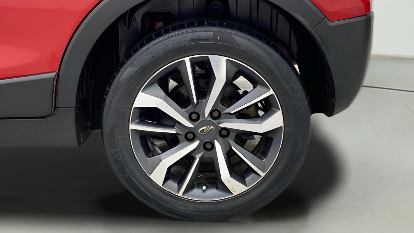 2019 Mahindra XUV300 W8 (O) 1.5 DIESEL, Diesel, Manual, 1,70,000 km, Left Rear Wheel