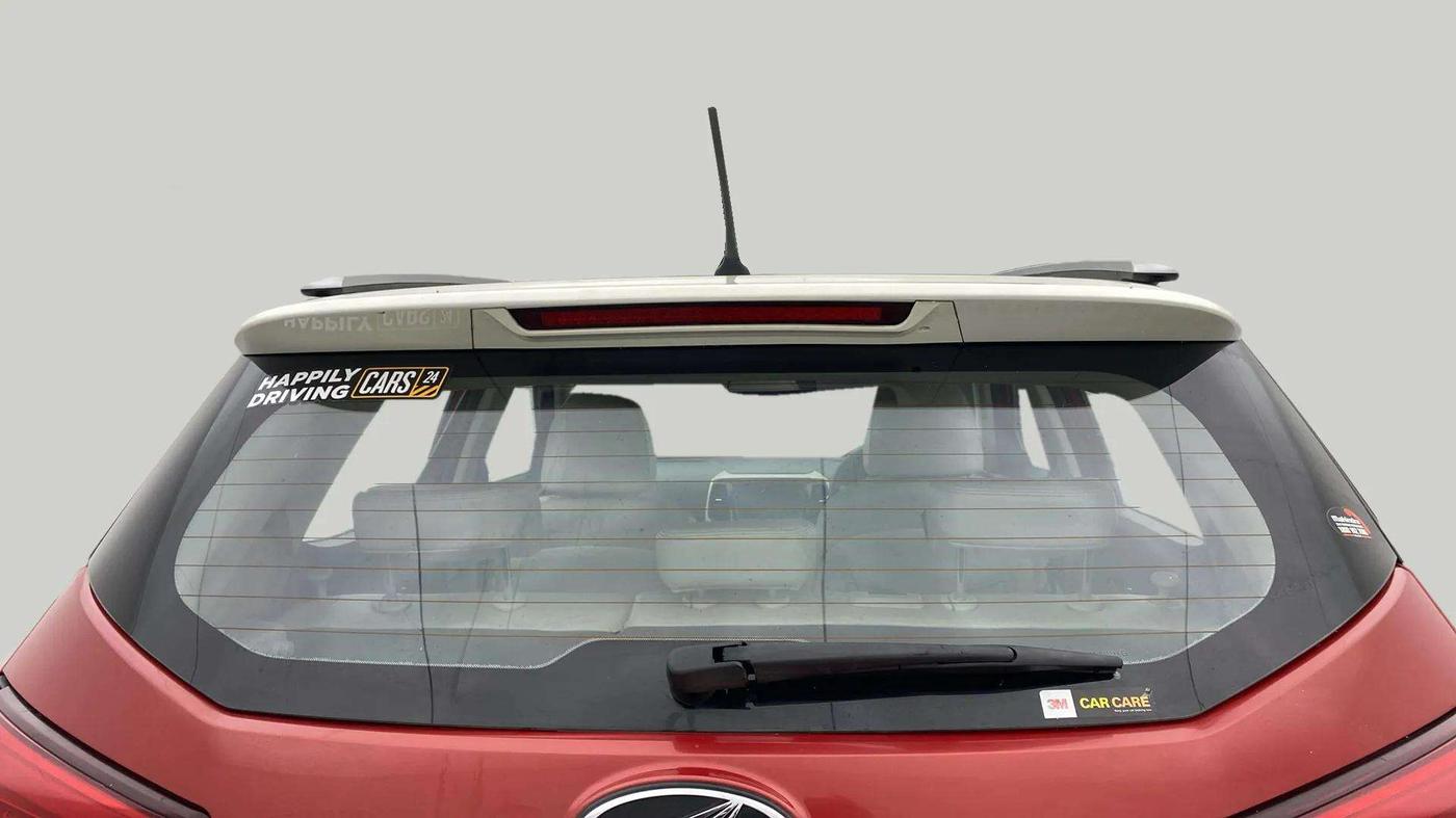 2019 Mahindra XUV300 W8 (O) 1.5 DIESEL, Diesel, Manual, 1,70,000 km, Rear Windshield