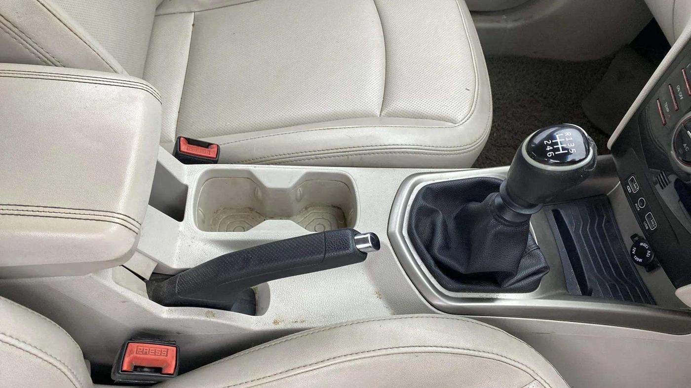 2019 Mahindra XUV300 W8 (O) 1.5 DIESEL, Diesel, Manual, 1,70,000 km, Gear Lever