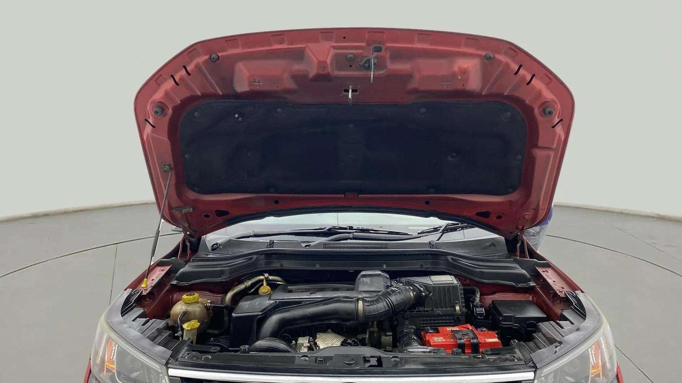 2019 Mahindra XUV300 W8 (O) 1.5 DIESEL, Diesel, Manual, 1,70,000 km, Open Bonet
