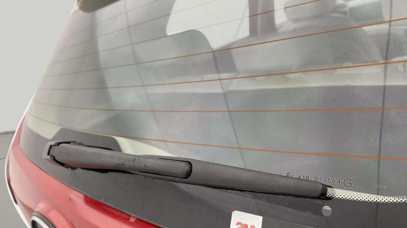 2019 Mahindra XUV300 W8 (O) 1.5 DIESEL, Diesel, Manual, 1,70,000 km, Rear Wiper