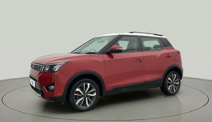 2019 Mahindra XUV300 W8 (O) 1.5 DIESEL, Diesel, Manual, 1,69,999 km, Left Front Diagonal