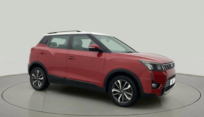 2019 Mahindra XUV300 W8 (O) 1.5 DIESEL, Diesel, Manual, 1,69,999 km, Right Front Diagonal