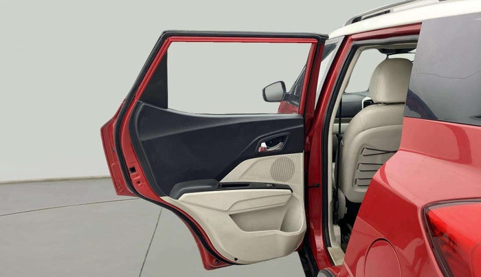 2019 Mahindra XUV300 W8 (O) 1.5 DIESEL, Diesel, Manual, 1,69,999 km, LHS Rear Door
