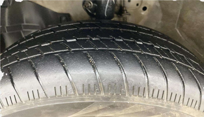 2013 Honda Brio V MT, Petrol, Manual, 47,006 km, Left Front Tyre Tread