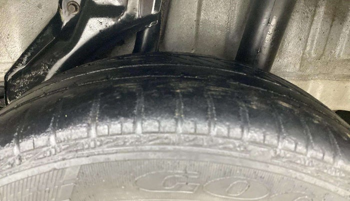 2013 Honda Brio V MT, Petrol, Manual, 47,006 km, Left Rear Tyre Tread