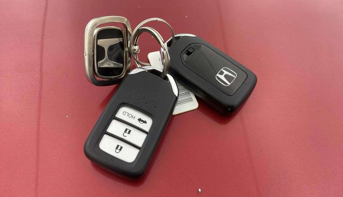 2021 Honda Amaze 1.2L I-VTEC VX CVT, Petrol, Automatic, 6,346 km, Key Close Up