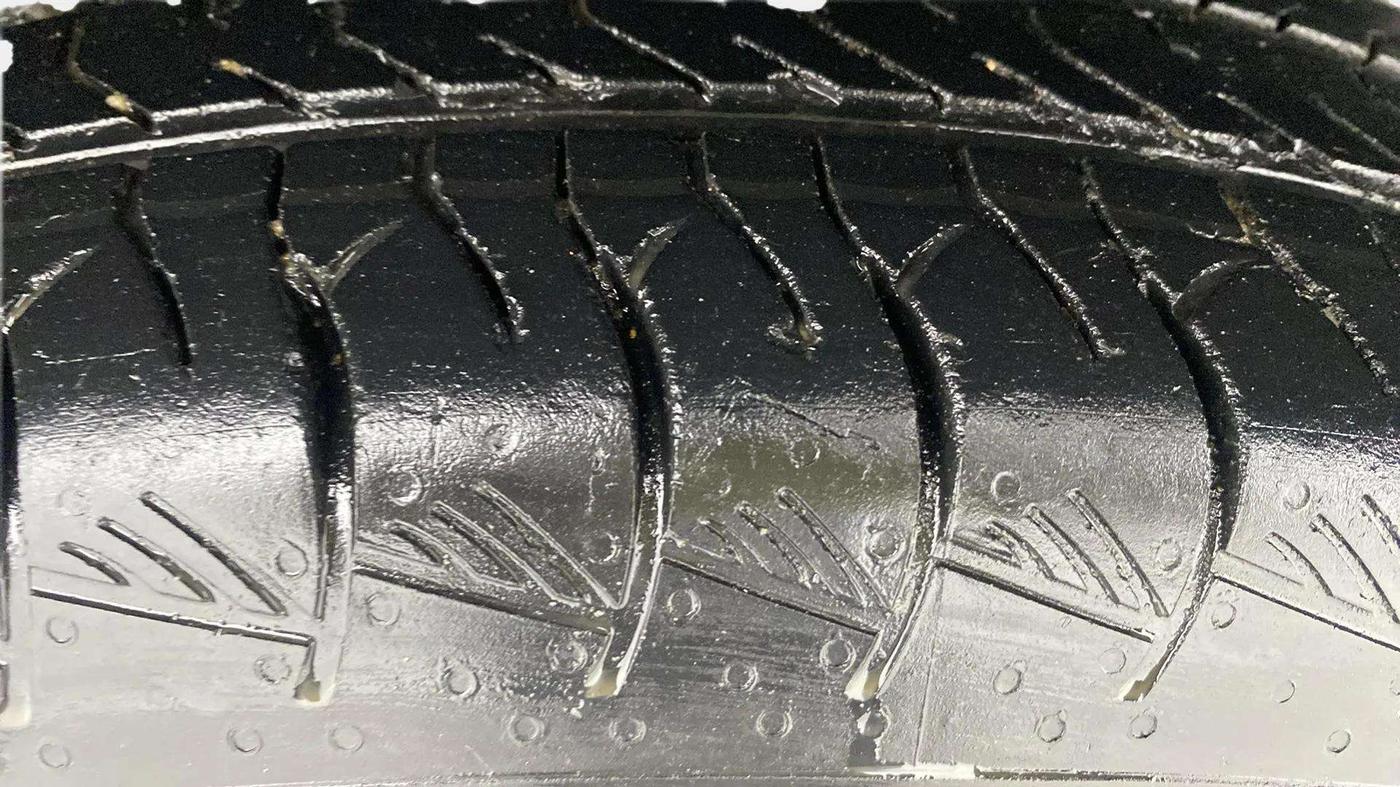 2023 Maruti Grand Vitara ALPHA SMART HYBRID, Petrol, Manual, 53,295 km, Right Rear Tyre Tread
