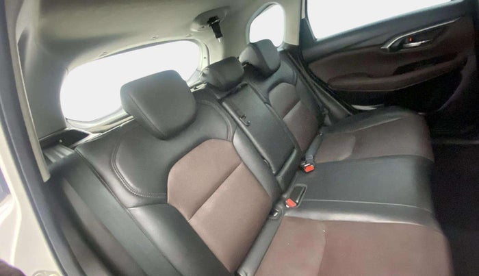 2023 Maruti Grand Vitara ALPHA SMART HYBRID, Petrol, Manual, 53,294 km, Right Side Rear Door Cabin