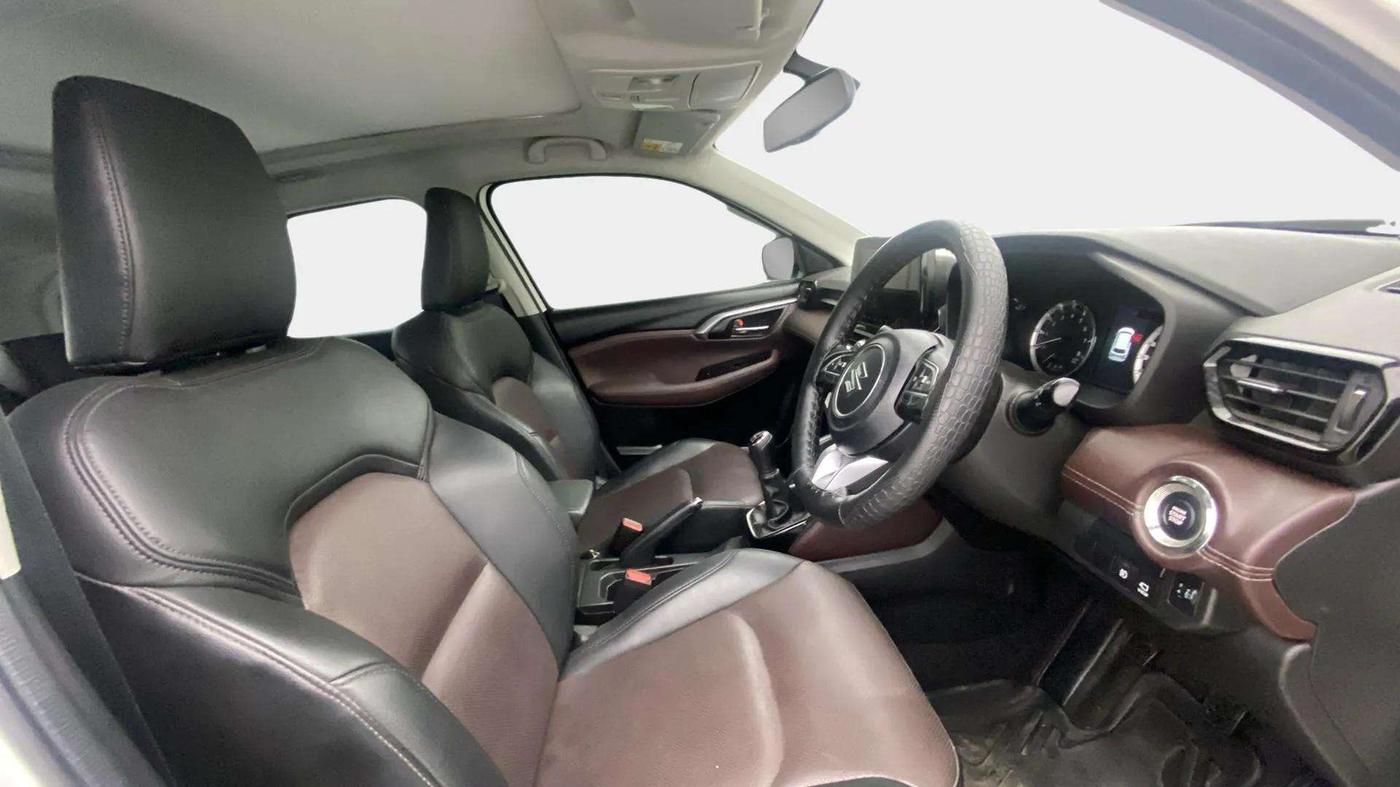 2023 Maruti Grand Vitara ALPHA SMART HYBRID, Petrol, Manual, 53,295 km, Right Side Front Door Cabin