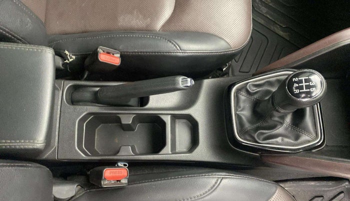 2023 Maruti Grand Vitara ALPHA SMART HYBRID, Petrol, Manual, 53,294 km, Gear Lever