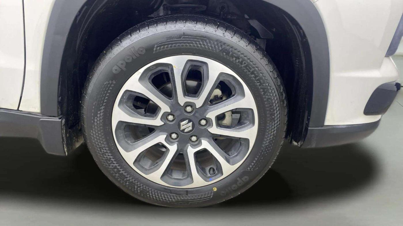 2023 Maruti Grand Vitara ALPHA SMART HYBRID, Petrol, Manual, 53,295 km, Right Front Wheel
