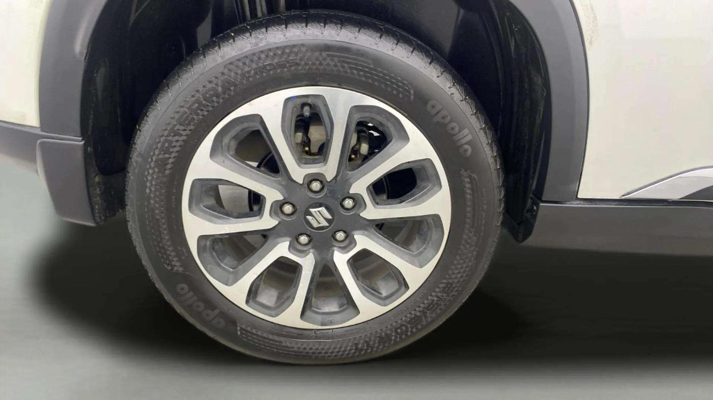 2023 Maruti Grand Vitara ALPHA SMART HYBRID, Petrol, Manual, 53,295 km, Right Rear Wheel